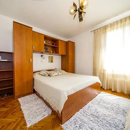 Apartman Apartments With A Parking Space Postira, Brac - 742