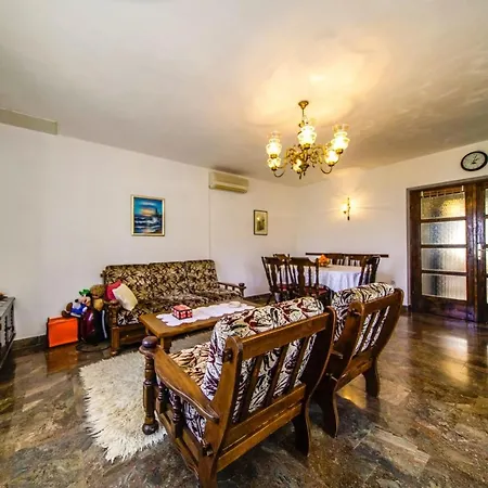 Apartman Apartments With A Parking Space Postira, Brac - 742
