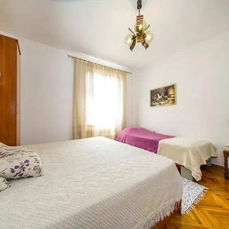 Apartman Apartments With A Parking Space Postira, Brac - 742 Postira